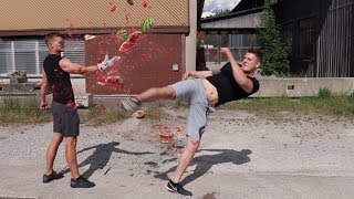 BRENNENDE Melone mit TORNADOKICK zerschmettert  BRUCHTEST Experiment Anfänger vs Profi [upl. by Ojeillib]