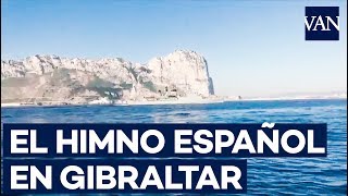 Un barco de la Armada española pone el himno nacional a todo volumen al pasar ante Gibraltar [upl. by Oigroig]