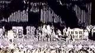 Hunger strike  Temple of the dog live 1992 [upl. by Simeon]