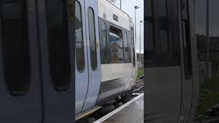 Class 465s and 466 networkers departing Tonbridge [upl. by Rialb]