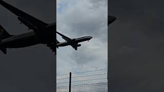 ryanair landing at stansted airport ryanairlanding stanstedairport stansted [upl. by Kenay]