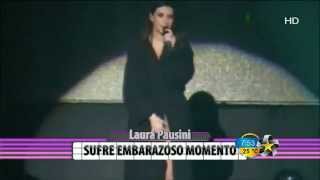 Laura Pausini enseñó de más durante concierto en Perú [upl. by Yuk]