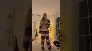 DANCING INTO THE WEEKEND 😳 christmas roommakeover newvideo [upl. by Jacinda]