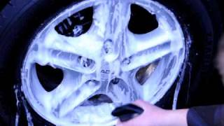 Meguiars Hot Rims Aluminum Wheel Cleaner [upl. by Notlek258]