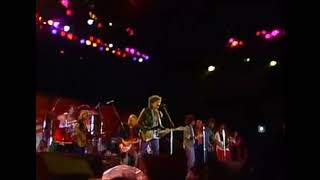 Bob Dylan Willie Nelson Tom Petty and The Heartbreakers live quotMaggies Farmquot [upl. by Iram]