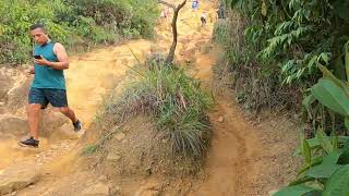 Subir y bajar las Tres cruces en Cali deporte de bajo impacto y naturaleza [upl. by Aisorbma936]