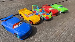 Disney Cars ☆ Lets play and wash the painted cars [upl. by Oile]