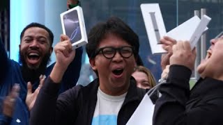 Furor y largas filas para obtener los primeros iPhone 16 [upl. by Savihc]