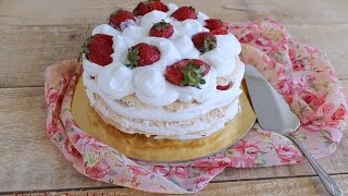 Torta di meringa crema e fragole senza glutine [upl. by Grishilda630]