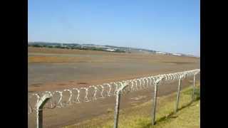 Pouso e Decolagem no Aeroporto Santa Genoveva  Goiânia  GO [upl. by Eemaj579]