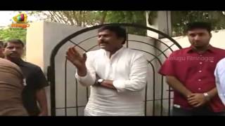 Mega Star Chiranjeevi controversial attitude  Hyderabad Polling Booth [upl. by Angelo933]