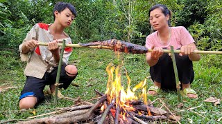 Poor boy caught a huge fish and brought it home to grill  Dat pitiful [upl. by Yromas]