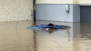 Extremes Hochwasser in Babenhausen lässt Autos versinken hochwasser Überflutungen babenhausen [upl. by Yendis]