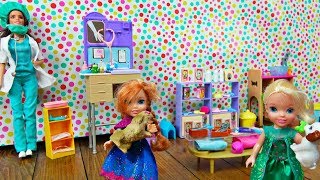 Elsa and Anna toddlers at Barbies pet care centre [upl. by Suravart784]