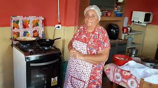 BOLINHO DE MANDIOCA COM CARNE MOIDA food receita [upl. by Minna857]