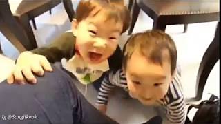 Triplet Update Trying Take The Camera 😆  Daehan Minguk Manse 2017  The Return of Superman [upl. by Connie50]