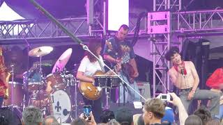 Hubert Lenoir  Nouvelle Chanson  Live Performance  FEQ 2018 [upl. by Nwahsud730]