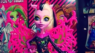 Monster High Freaky Fusion Bonita Femur Doll Review [upl. by Annovy]