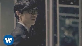 Khalil Fong 方大同  Close To You 千紙鶴 Official Music Video [upl. by Azriel]