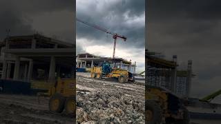 Komatsu greyder çamur sıyırıyor Komatsu grader scrapes mud [upl. by Airemahs]