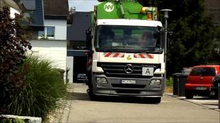 Müllabfuhr Seitenlader leert Mülleimer  German Garbage Truck [upl. by Shishko333]