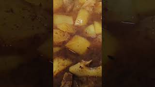 আজকের রেসিপি পেঁপে আলু বিএফ মাংস দিয়েpotato 🥔 beep papiya [upl. by Gerrilee]