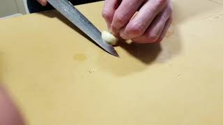 Quick video of mincing garlic without rocking your knife [upl. by Cowden]