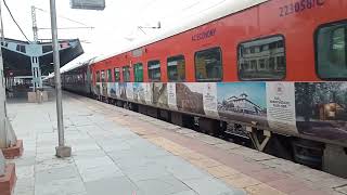 Mumbai CSMT  Amritsar Express slowly crossing Godhra railway station This train has been diverted [upl. by Sedinoel]