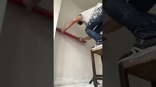 😱 Técnica para Alisar Paredes Usando Rodillo y Espátula Larga Loutil Parfait shorts drywall [upl. by Ahsineb]