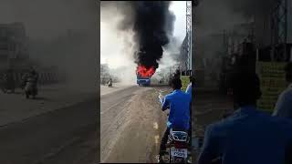 ഓടിക്കൊണ്ടിരിക്കെ തീപിടിച്ച തമിഴ്നാട് സർക്കാരിന്റെ ബസ് യാത്രക്കാരെല്ലാവരും സുരക്ഷിതർ  Olakkannadi [upl. by Nytsyrk503]