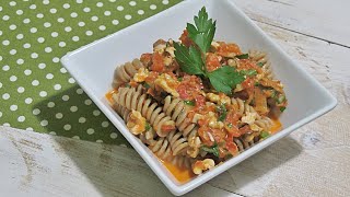 Fusilli con Pesto di Peperoni e Noci  Ricetta VEGAN  La Cucina di Lena [upl. by Daenis]