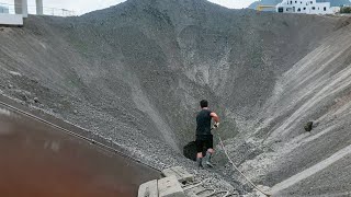 Barge unloading 3890 tons of phosphate rock  Part 1  smooth fast flow  Vlog of work on the barge [upl. by Nnahaid]