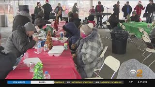 Volunteers Show Christmas Spirit By Feeding Needy Families In Newark [upl. by Aneek136]