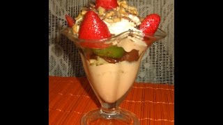 Mousse de duraznos con frutas y crema chantilly Postre en copa [upl. by Aihsekin]