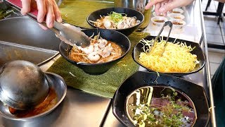 MALAYSIA STREET FOOD TOUR KUCHINGS most FAMOUS  DELICIOUS DISHES [upl. by Arymahs934]