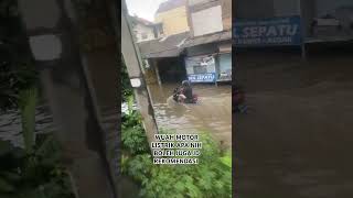 MOTOR LISTRIK TAHAN BANJIR BOLEH JUGA NIH JADI REKOMENDASI banjir motorlistrik jakarta [upl. by Debee695]