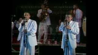 Se esta muriendo un corazón  La Arrolladora Banda el Limón En vivo Mazatlan 2004 [upl. by Adis]