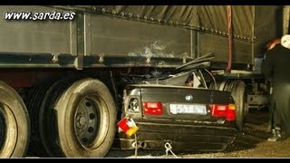 accidentes de camiones bestiales accidentes truck Accident car crash recopilacion 2013 part3 [upl. by Akeme]