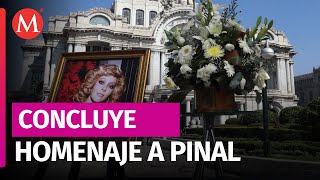 Un minuto de aplausos Mariachi y Las Golondrinas Concluye homenaje fúnebre de Silvia Pinal [upl. by Arikal504]