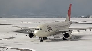 Asahikawa Airport AKJRJEC  旭川空港 旅客機の離着陸シーン [upl. by Firestone]