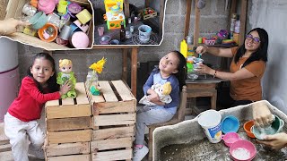 HAGO una CASITA y JUEGO EN ELLA COMO EN MI INFANCIA CON COCINA SALA HABIACIÓN DE BEBÉS Y LAVADERO [upl. by Troth342]