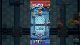 Mazo generado automáticamente vs Leñador globo 🏳️‍🌈 clashroyaleshorts clashroyale [upl. by Yetak616]