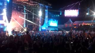 Macklemore Live  Splash 2013 Intro  Ten Thousand Hours [upl. by Roana]