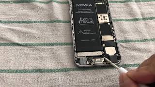 Remplacement batterie iPhone 6s 6eme partie [upl. by Ahseim246]