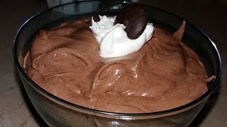 Crème chantilly au chocolat كريمة الشونتيي مع الشوكولاته [upl. by Cutcliffe973]