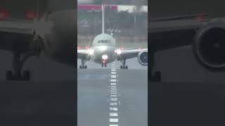 Big spray from Qatar at Birmingham Airport aviation planespotting birminghamairport bhx [upl. by Koller980]