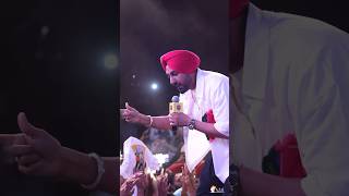 Mitran de chadre te pade morni live gippygrewal punjabi love punjabimusic krajfamousfilms song [upl. by Decima]