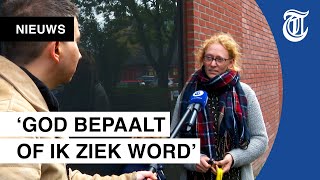 Kerkganger Staphorst ‘600 man bij elkaar is normaal’ [upl. by Norved]