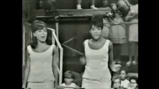 MUSIC OF THE SIXTIES The Girl Groups MarthaCrystalsShirellesRonettesMarvelettesSupremes [upl. by Eyllib392]