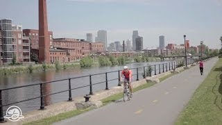 Le canal de Lachine au cœur de Montréal [upl. by Elleynod14]